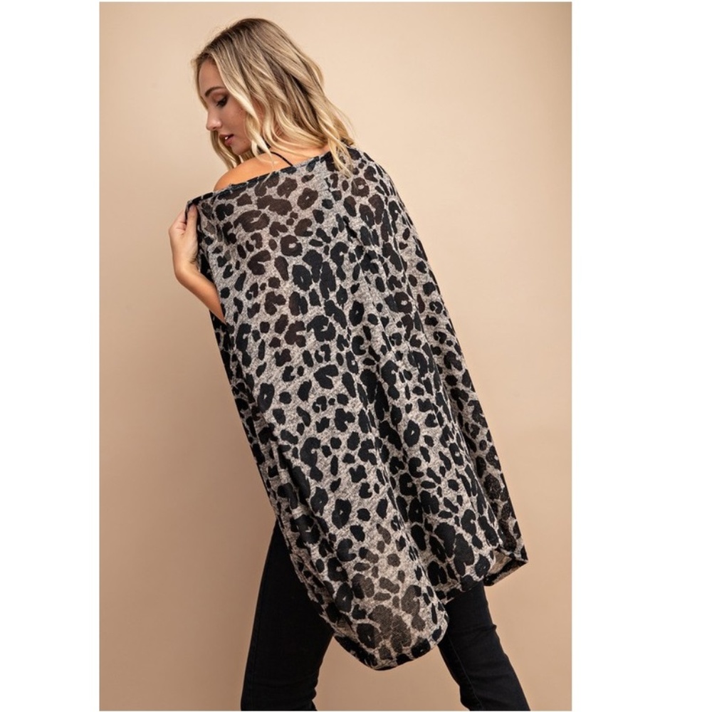 NWT Animal Print Dolman Sleeve Cardigan - Picture 7 of 8
